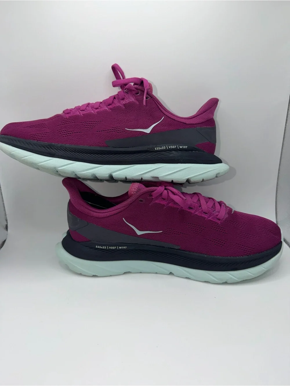 HOKA Women's Running Shoe in Magenta